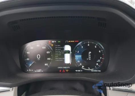 2018 Volvo Xc60 T6 Inscription z USA, uszkodzony, nr VIN LYVA22RL4JB100677